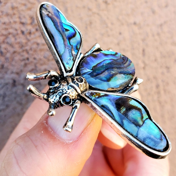 New Abalone Shell Bee Pin Brooch. - Picture 2 of 15